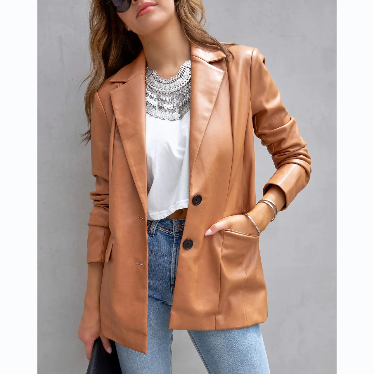 2023 Есен/зима уличен стил Плътен цвят Ежедневна мода трикольор кожени палта . ' - ' . 0