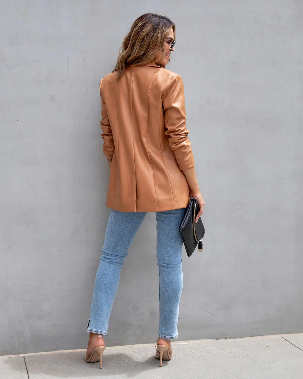 2023 Есен/зима уличен стил Плътен цвят Ежедневна мода трикольор кожени палта . ' - ' . 2