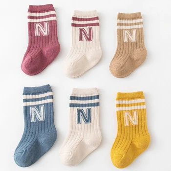 Детски възли меки чорапи с букви, детски чорапи със средна дължина, модни дълги чорапи за малки момчета и момичета, ежедневни чорапи от 0 до 5 години